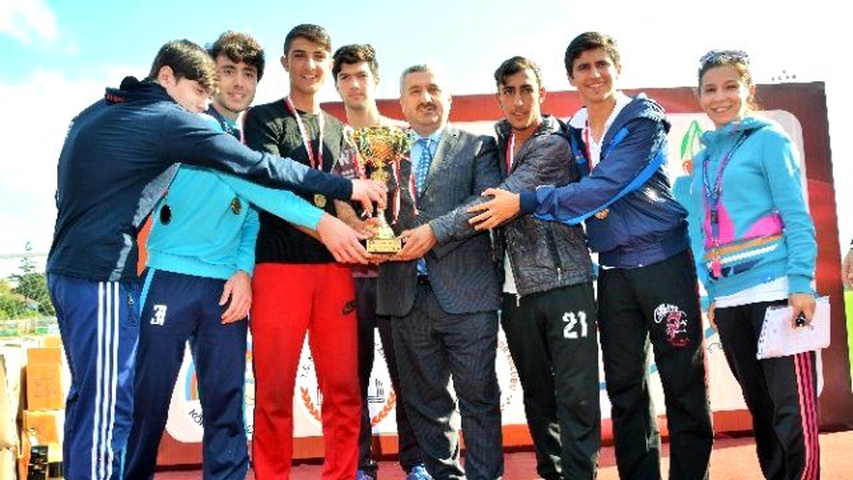 Körfez\'de Gençler \'Cumhuriyet\' İçin Koştu