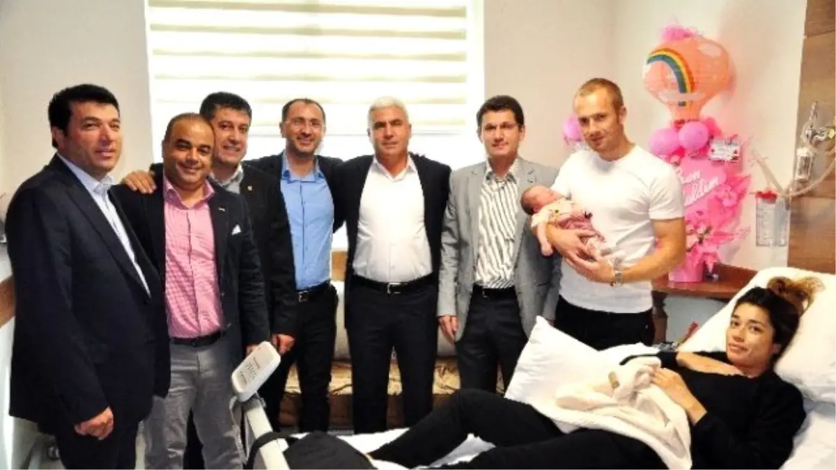 Larsson 2. Kez Baba Oldu