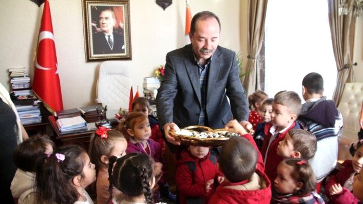 Miniklerden Atatürk Odası\'na Ziyaret