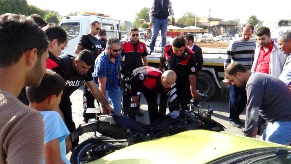 Olaya Giderken Kaza Geçiren 2 Polis Yaralandı