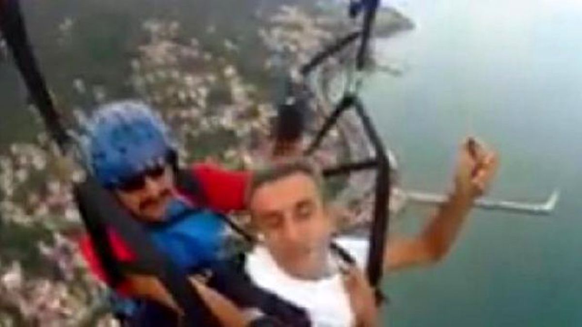 Ordu\'da Yamaç Paraşütüyle Uçarken Sakal Tıraşı Oldu