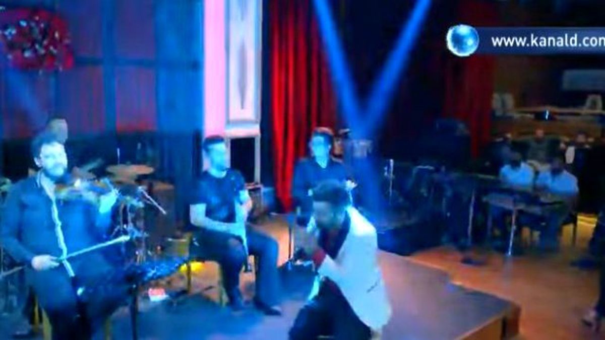 Poyraz Karayel'e Damga Vuran Müslüm Gürses Şarkısı