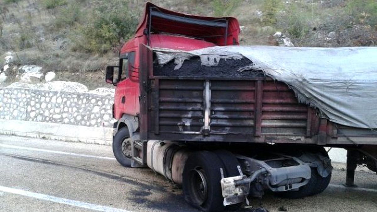 Tır Alev Alev Yandı