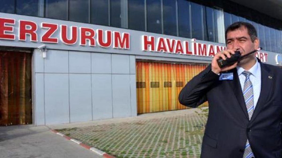 Uçaktan Kelepçeli İndirilen Slovak Yolcunun Kızından Erzurum\'daki Müdüre Teşekkür