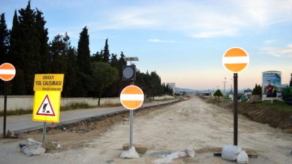 Yeni Yapılan Köprülü Kavşağa Yan Yol Yapılacak