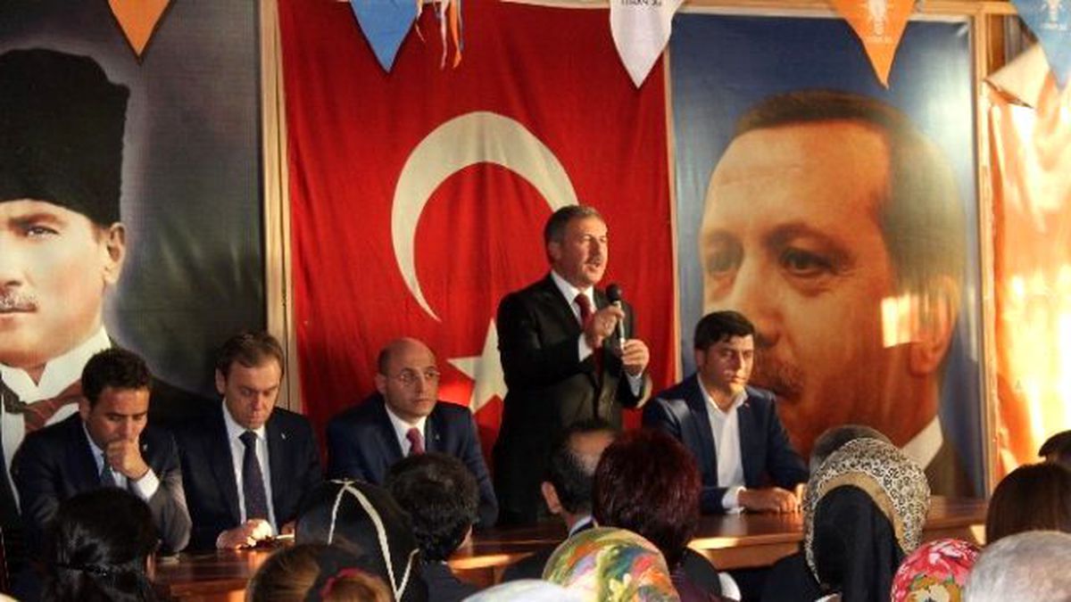 AK Parti Genel Başkan Yardımcısı Selçuk Özdağ Tavşanlı\'da