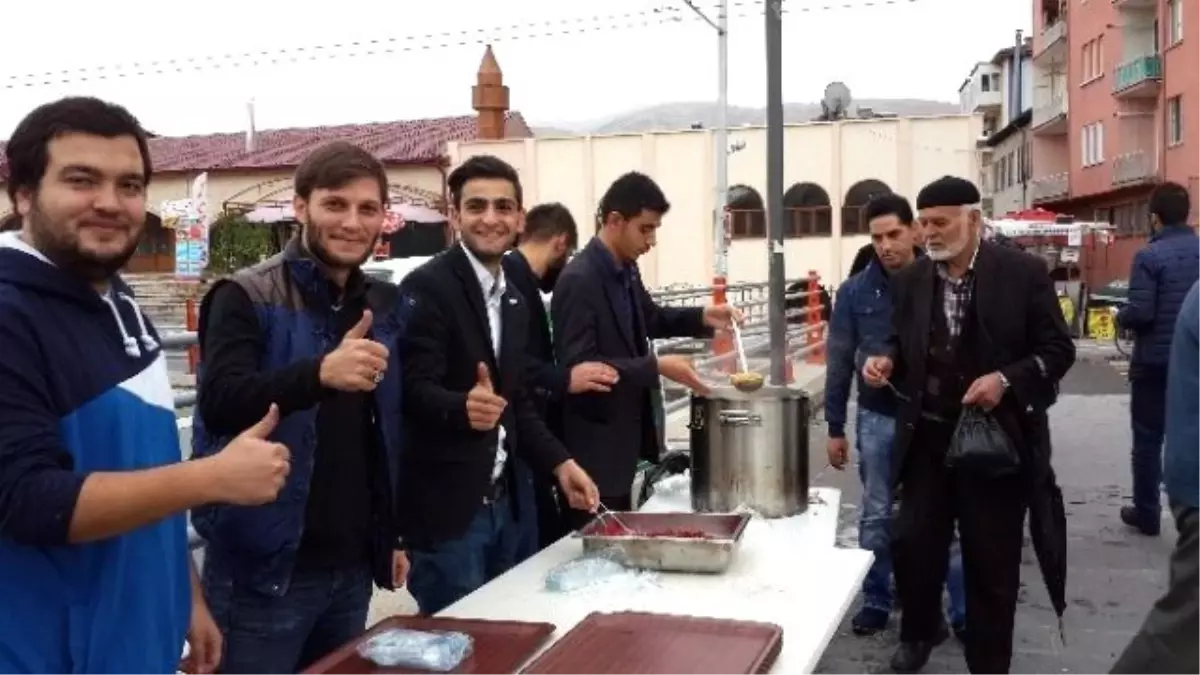 Anadolu Gençlik Derneği\'nden Aşure Etkinliği