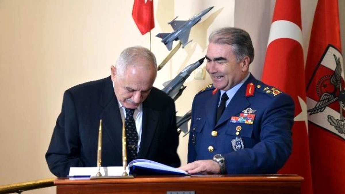 Bakan Gönül\'den Muharip Hava Kuvveti ve Hava Füze Savunma Komutanlığı\'na Ziyaret
