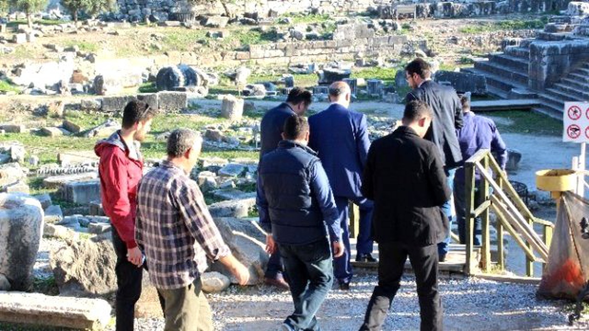 Başbakanlık Müşaviri Kılıç, Apollon Tapınağını Gezdi