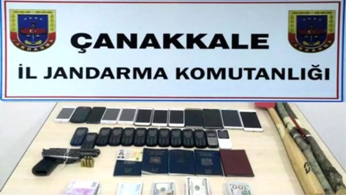 Çanakkale\'de İnsan Tacirlerine Operasyon: 15 Gözaltı