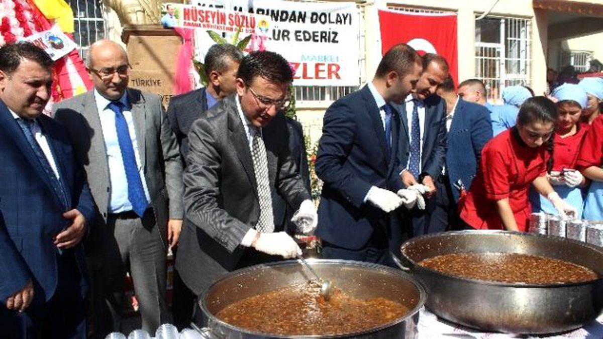 Ceyhan\'da 5 Bin Kişiye Aşure Dağıtıldı