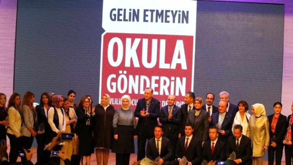 Cumhurbaşkanı Erdoğan\'dan TOBB Gaziantep Kadın Girişimciler Kurulu\'na Plaket