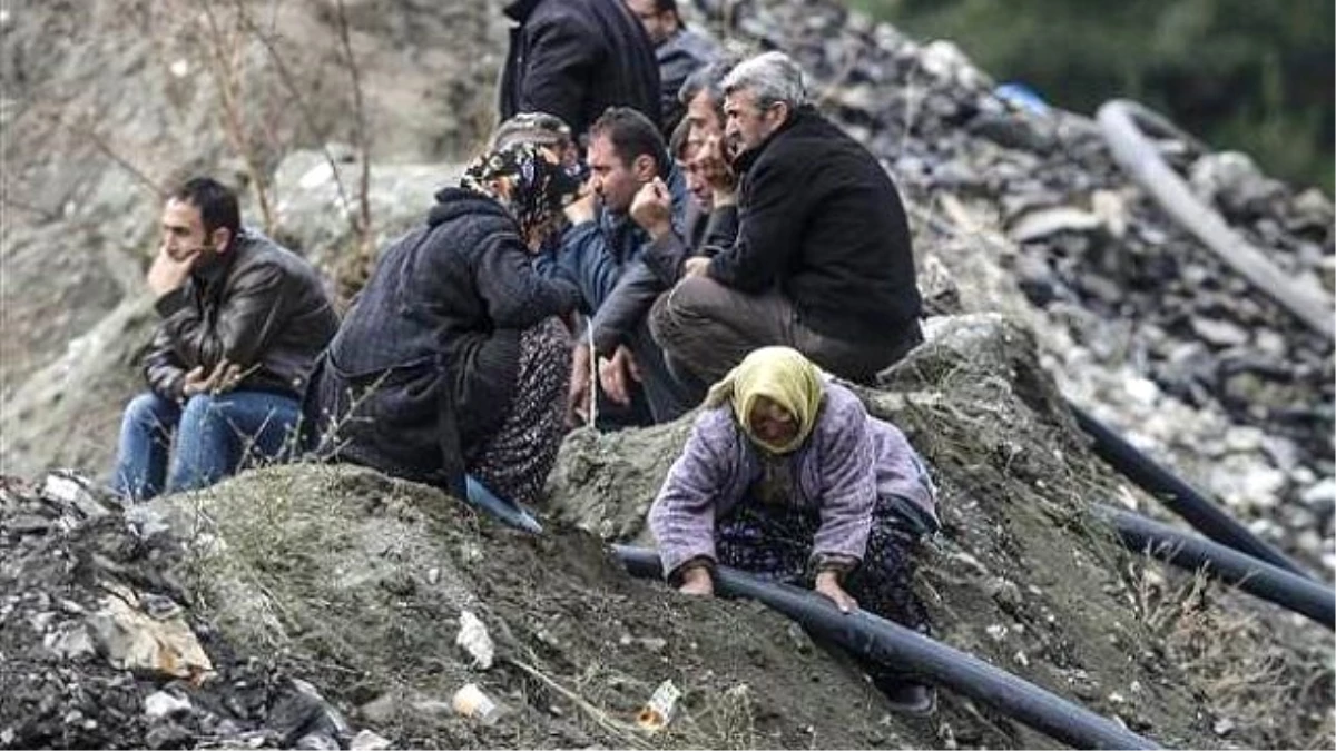Ermenek\'te Toprağı Elleriyle Kazan Kadın, Yardım Parasıyla Cami Yaptırıyor