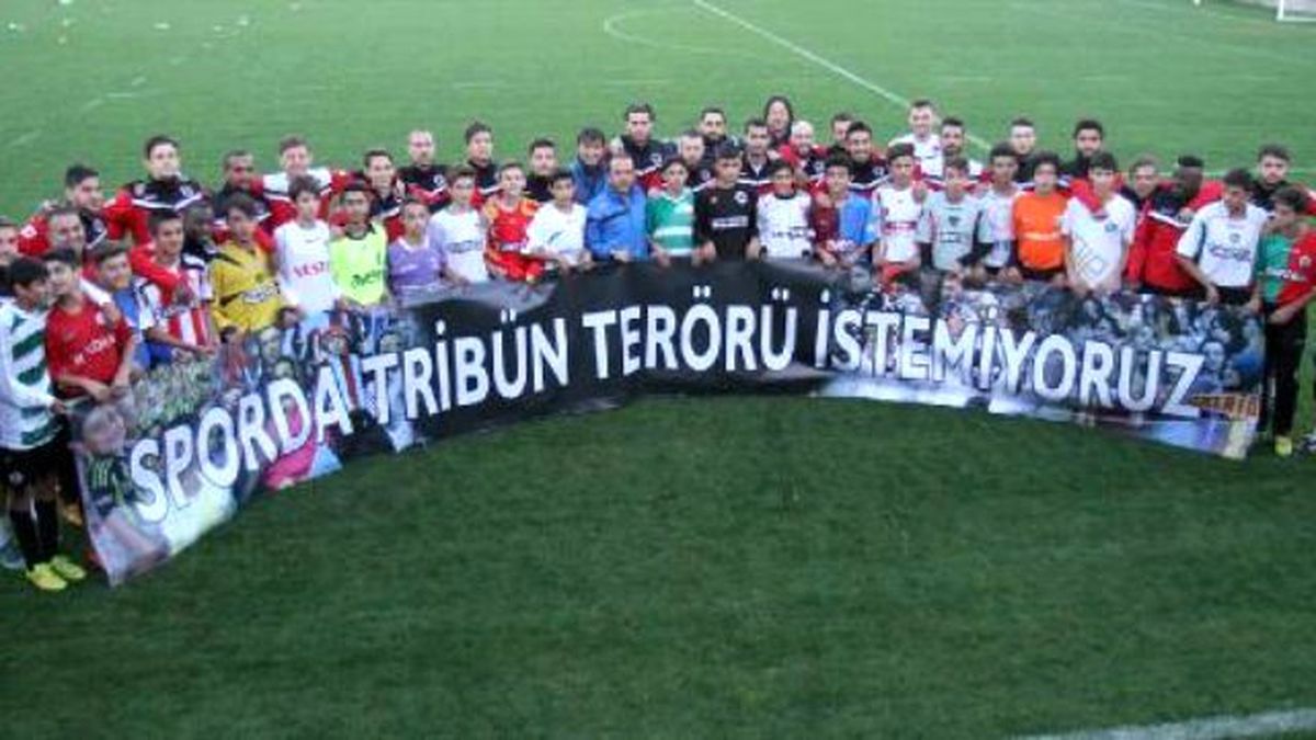 Fenerbahçe\'li Minik Taraftara Dev Destek...