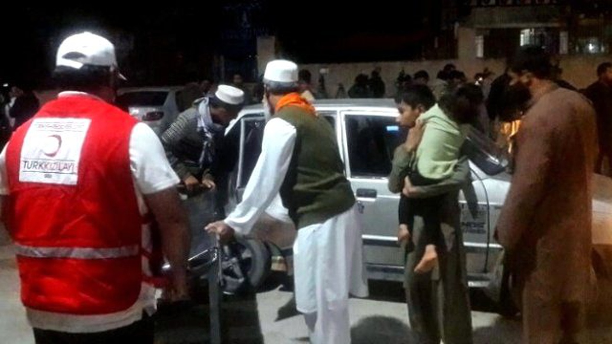 Kızılay Ekipleri Afganistan\'daki Deprem Sonrası Çalışmalarına Başladı