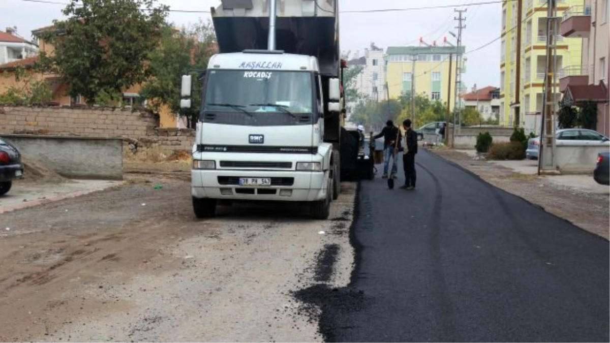 Mahallelerde Asfaltlama Çalışmaları Devam Ediyor