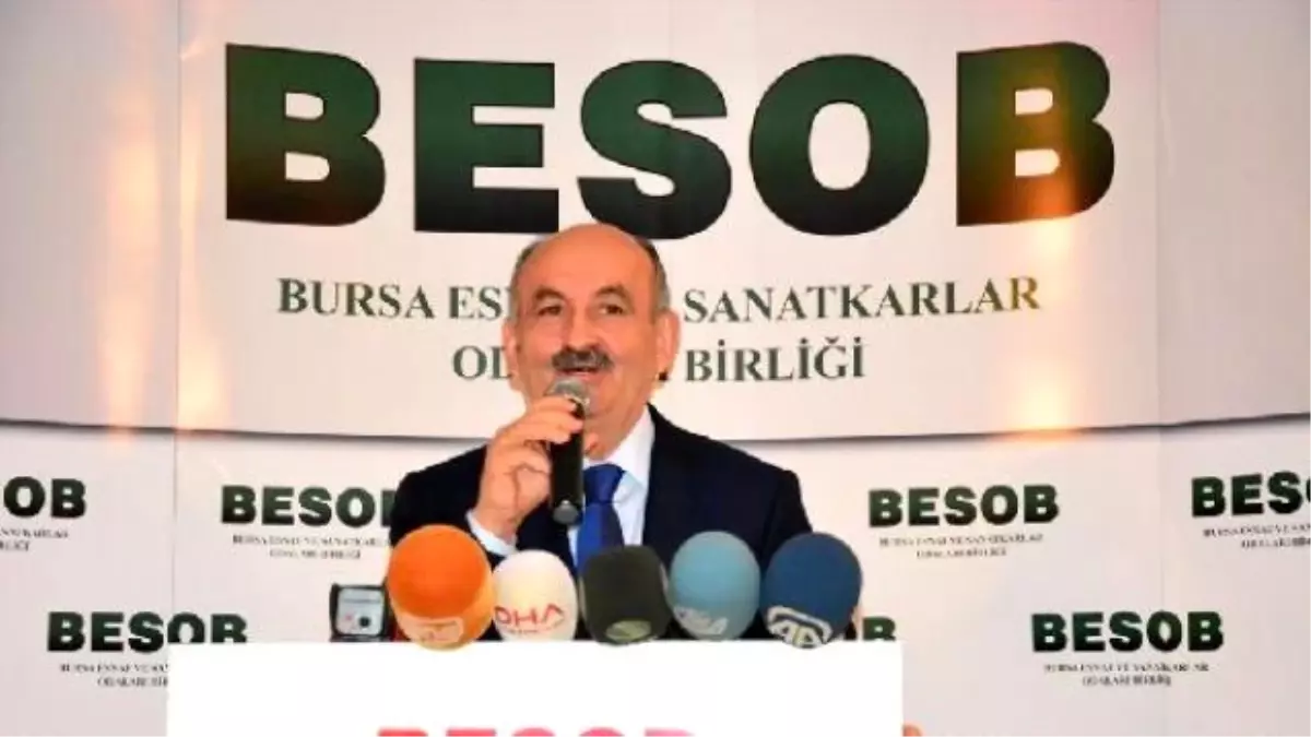 Müezzinoğlu: Dünya ile Yarışan Türkiye Laikliğe Karşı Odak Olmaksa, Odak Olmaktan Onur Duyarım