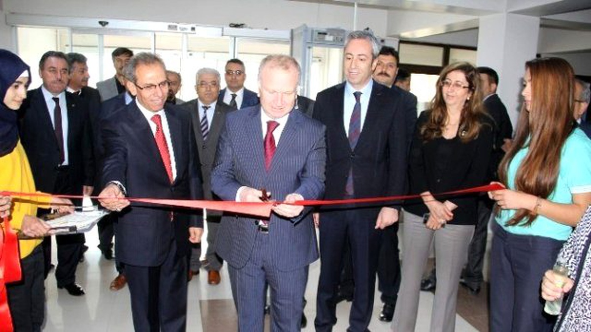 Nevşehir\'de \'Cumhuriyet ve Atatürk\' Konulu Resim Sergisi Açıldı