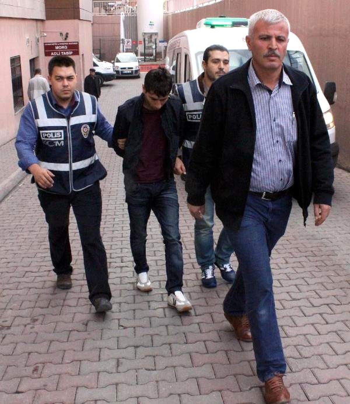 Otobüs Yolcusunun Cantasında 4 Kilo Esrar