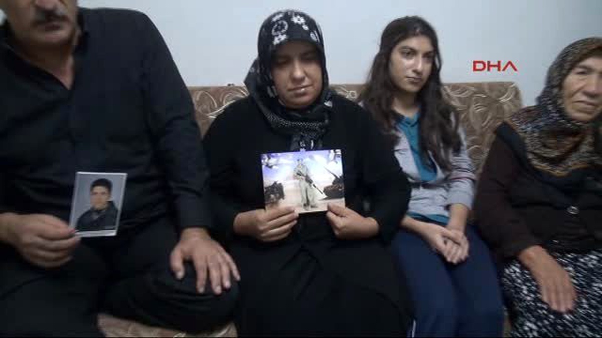 PKK\'lı Teröristlerin Kaçırdığı Askerin Yakınları İyi Haber Bekliyor -1