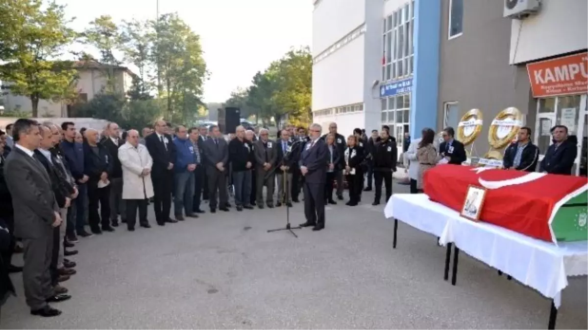 Prof. Parasız Son Yolculuğuna Uğurlandı