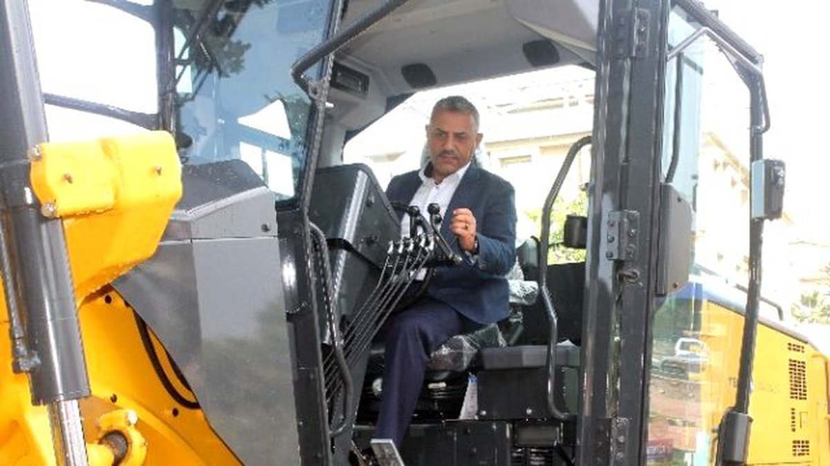 Reyhanlı Belediyesi\'ne Yeni İş Makinesi