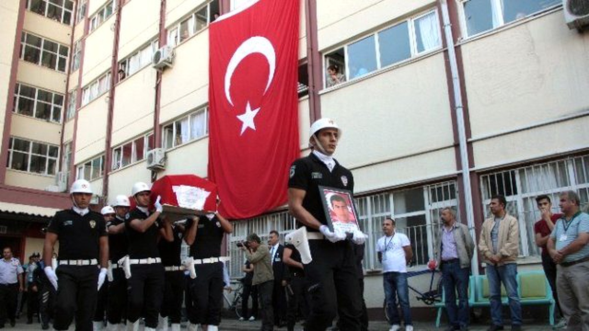 Şehit Polis Baba Ocağına Helikopter ile Gönderildi