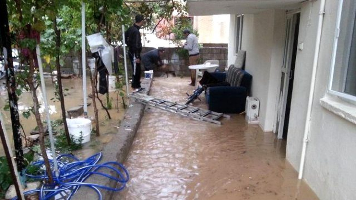 Siirt\'te 38 Ev, 2 İşyeri ve 1 Okul Sular Altında Kaldı
