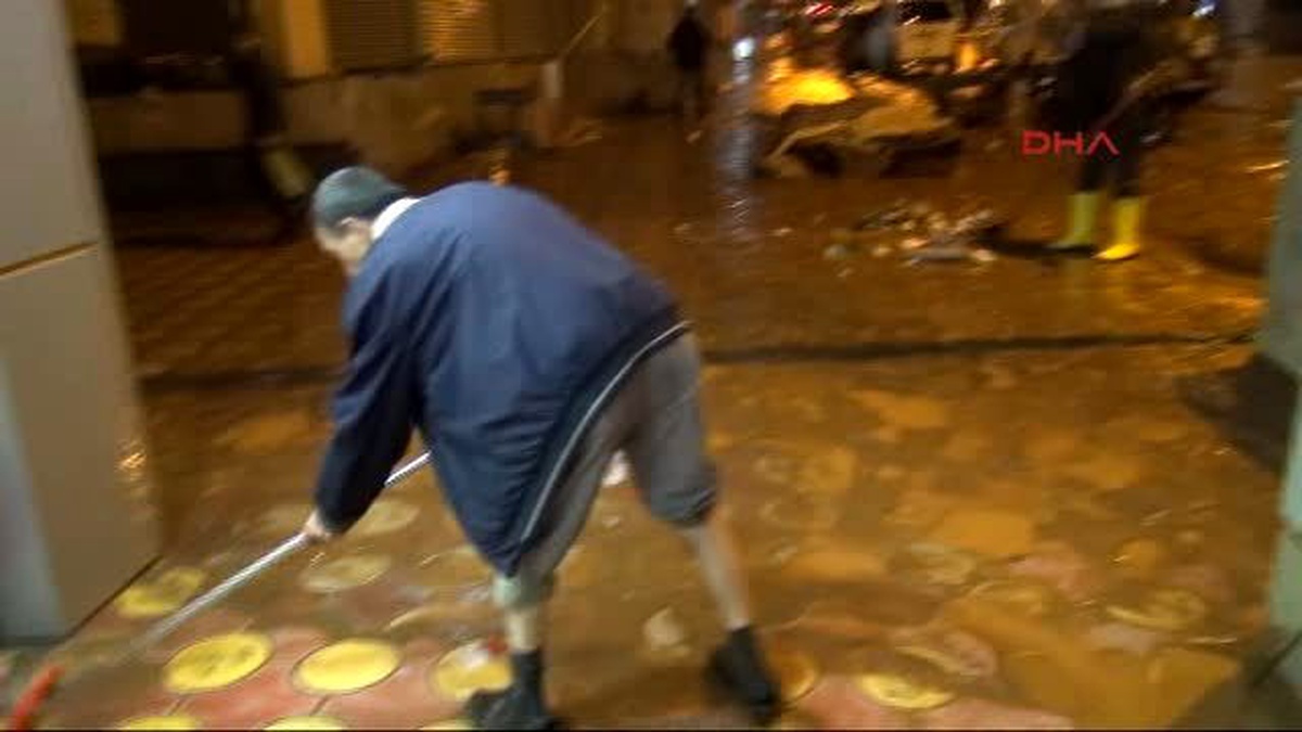 Silvan\'da Sağanak Yağış, Hayatı Felç Etti Ek3