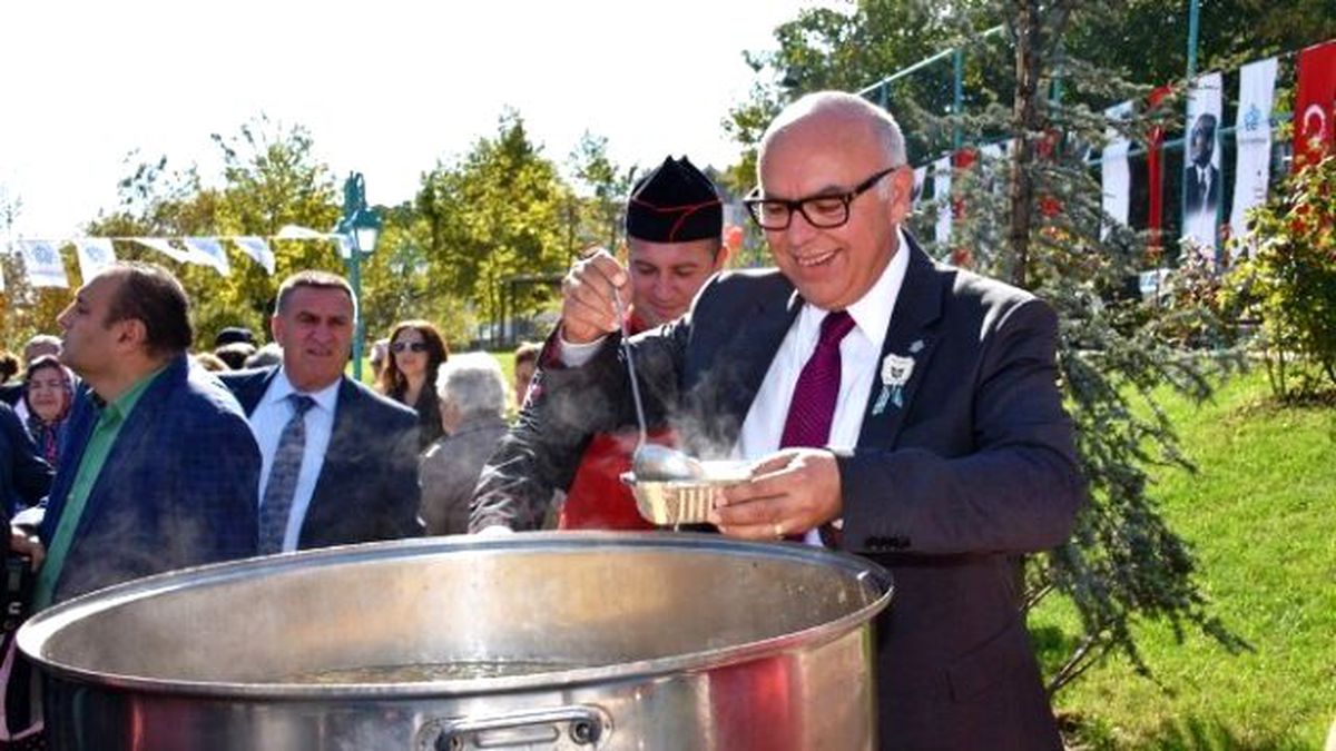 Süleymanpaşa Belediyesi Aşure Dağıttı