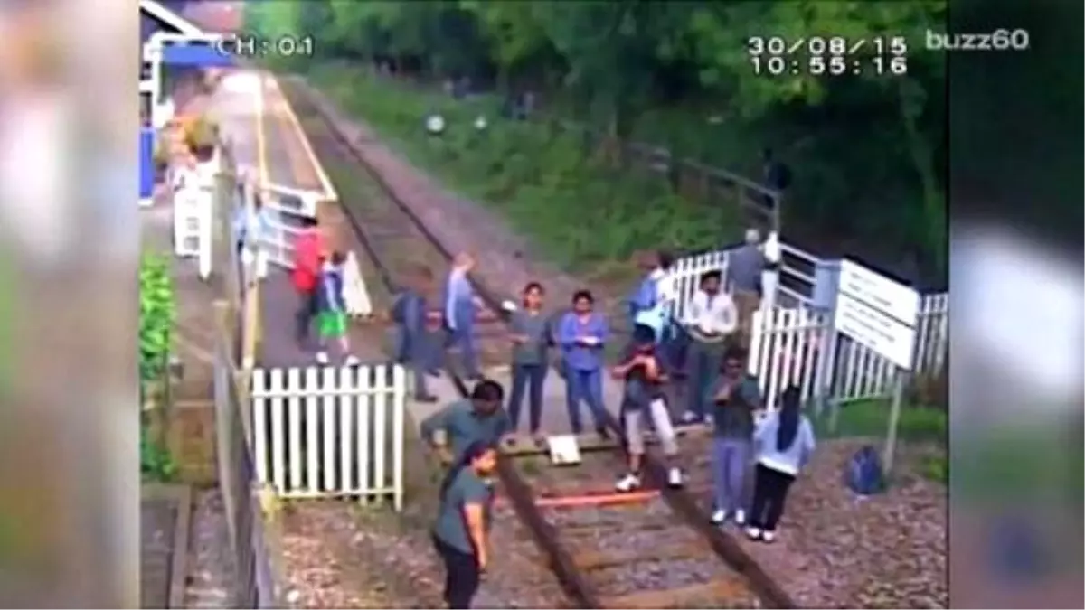 UK Officials Warning People To Stop Taking Selfies On Railroad Tracks