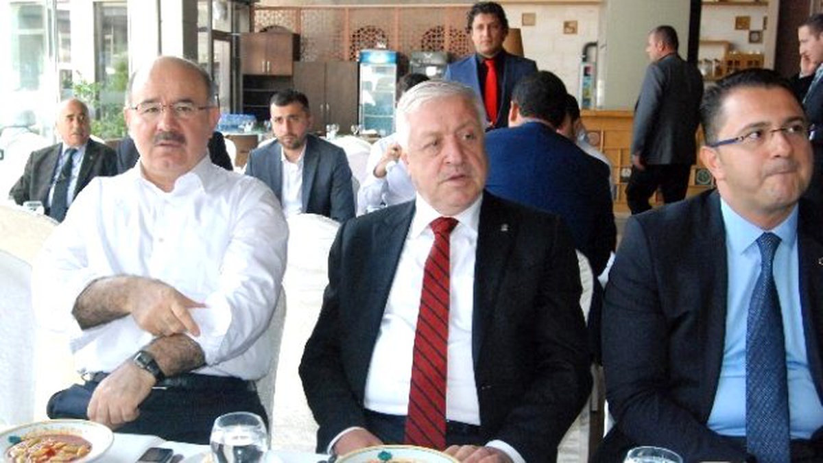 Uzer ve Çelik Gaziler Caddesi Esnafını Ziyaret Etti