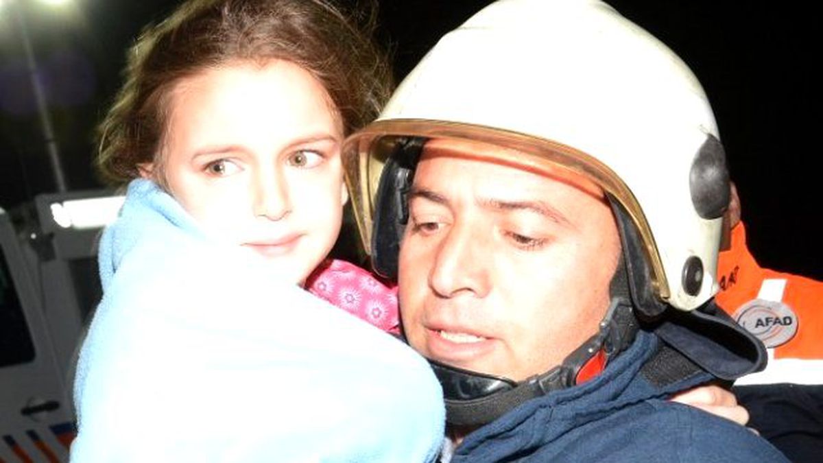 Yolcu Otobüsü Eşeğe Çarpmamak İçin Şarampole Düştü: 19 Yaralı