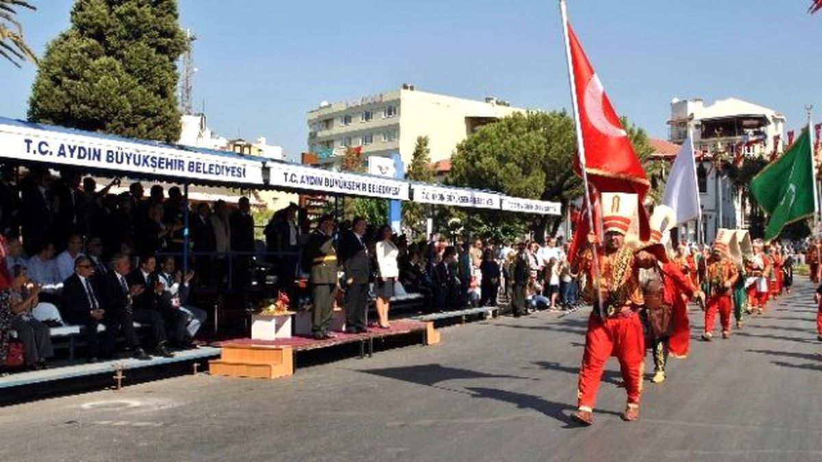 29 Ekim Kutlamaları Nedeniyle Aydın\'da Trafiğe Kapatılacak Yollar Açıklandı