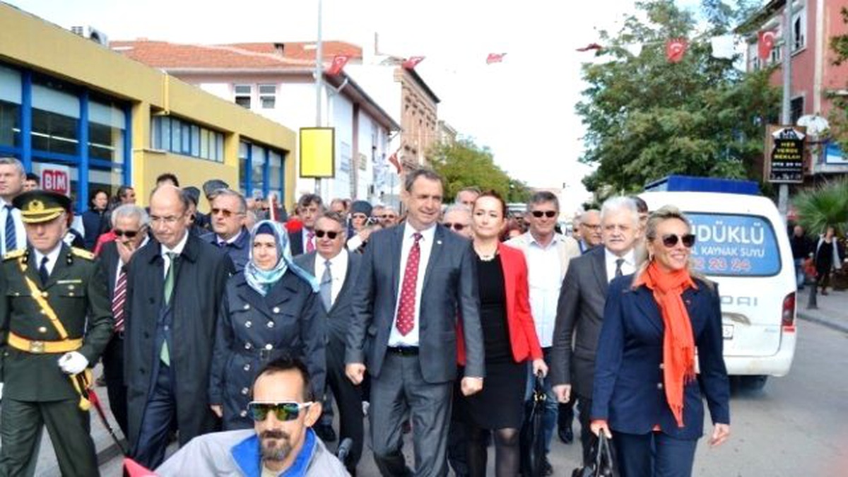 Ayvalık\'ta Cumhuriyetin Kuruluşunun 92. Yıldönümü Törenleri Başladı