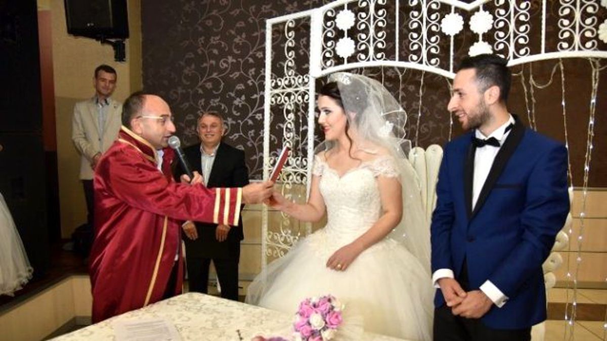 Başkan Üzülmez Kartepelilerin Mutluluğuna Ortak Oldu