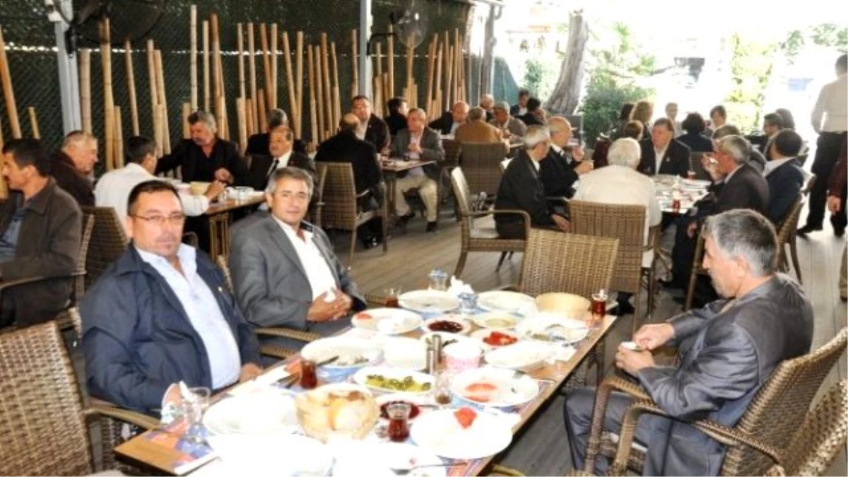CHP Ödemiş Teşkilatı Muhtarları Kahvaltıda Buluşturdu
