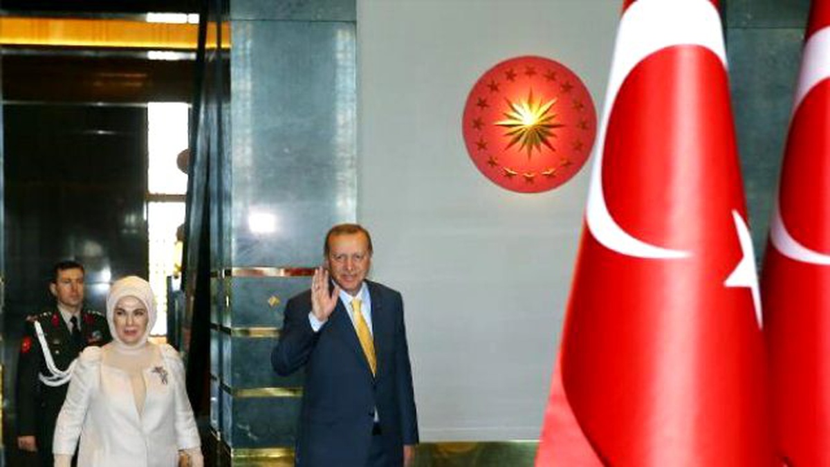 Cumhurbaşkanı Erdoğan : Cumhuriyetin Sahibi Milletimizin Kendisidir, Sembolü de Cumhurbaşkanlığı...