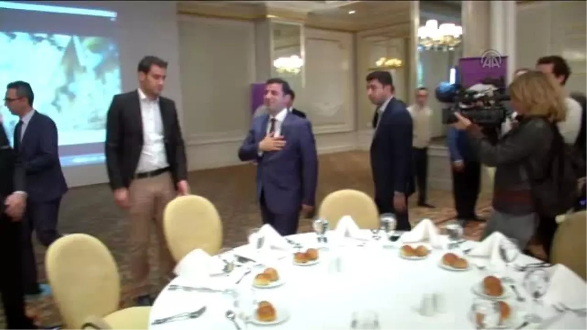 Demirtaş, Dayanışma Yemeğine Katıldı