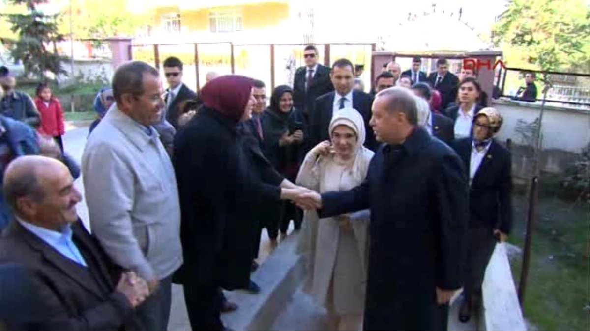 Erdoğan ve Eşi Emine Erdoğan, Günay Anne\'yi Ziyaret Etti