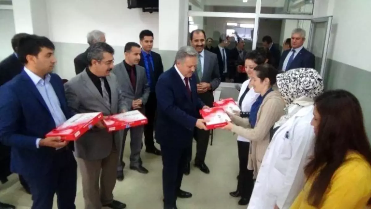 Erzincan\'da 133 Öğrenci ve 5 Öğretmene Tablet Dağıtıldı