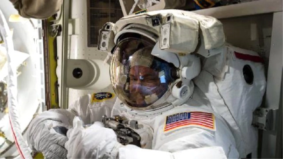 NASA'nın En Uzun Uzay Yürüyüşü Denemesi Canlı Yayında