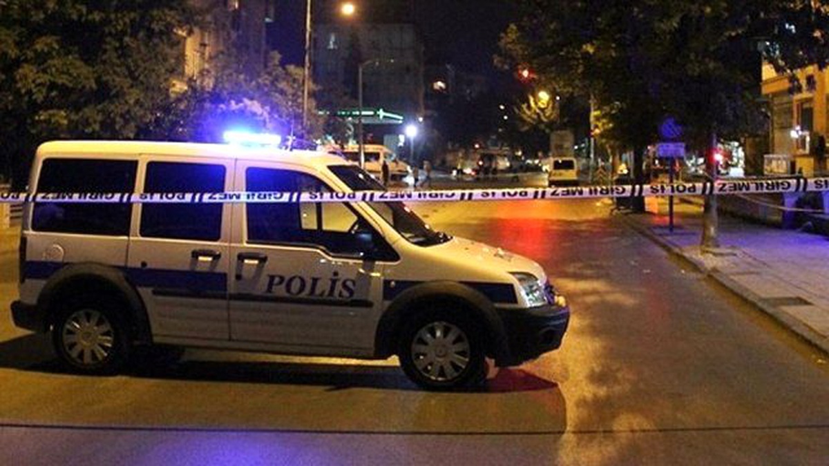 İzmir\'de Polise Silahlı Saldırı Düzenlendi
