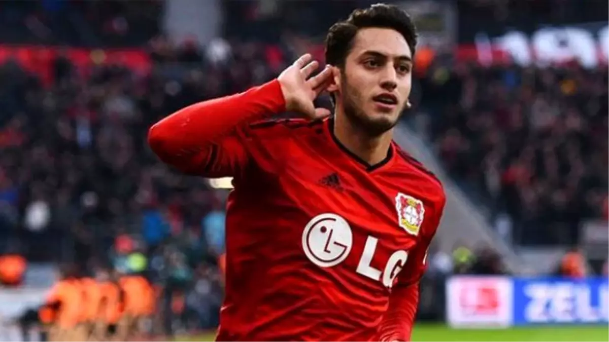 Manchester United, Hakan Çalhanoğlu'nu İstiyor