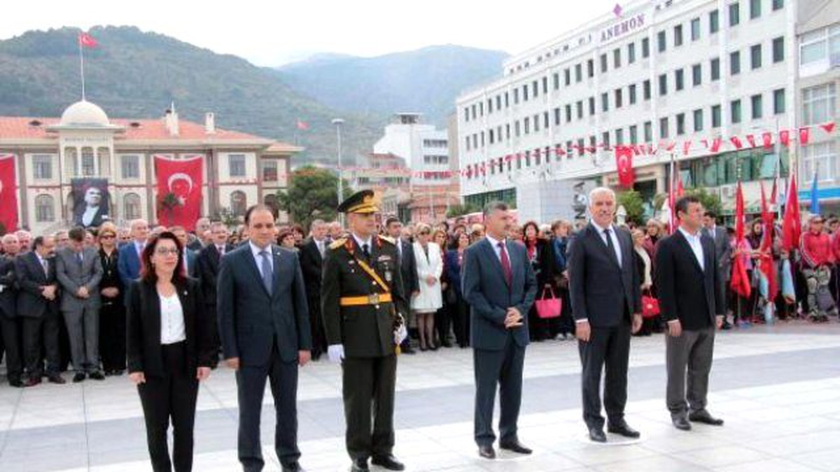 Manisa\'da Cumhuriyet Bayramı Kutlamaları Başladı