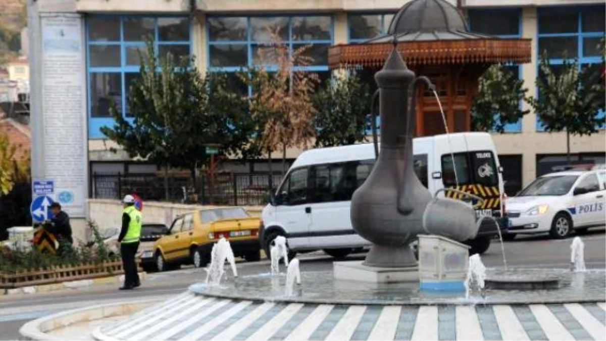 Nevşehir\'de Fünye ile Patlatılan Şüpheli Çantadan Erkek Elbiseleri Çıktı.