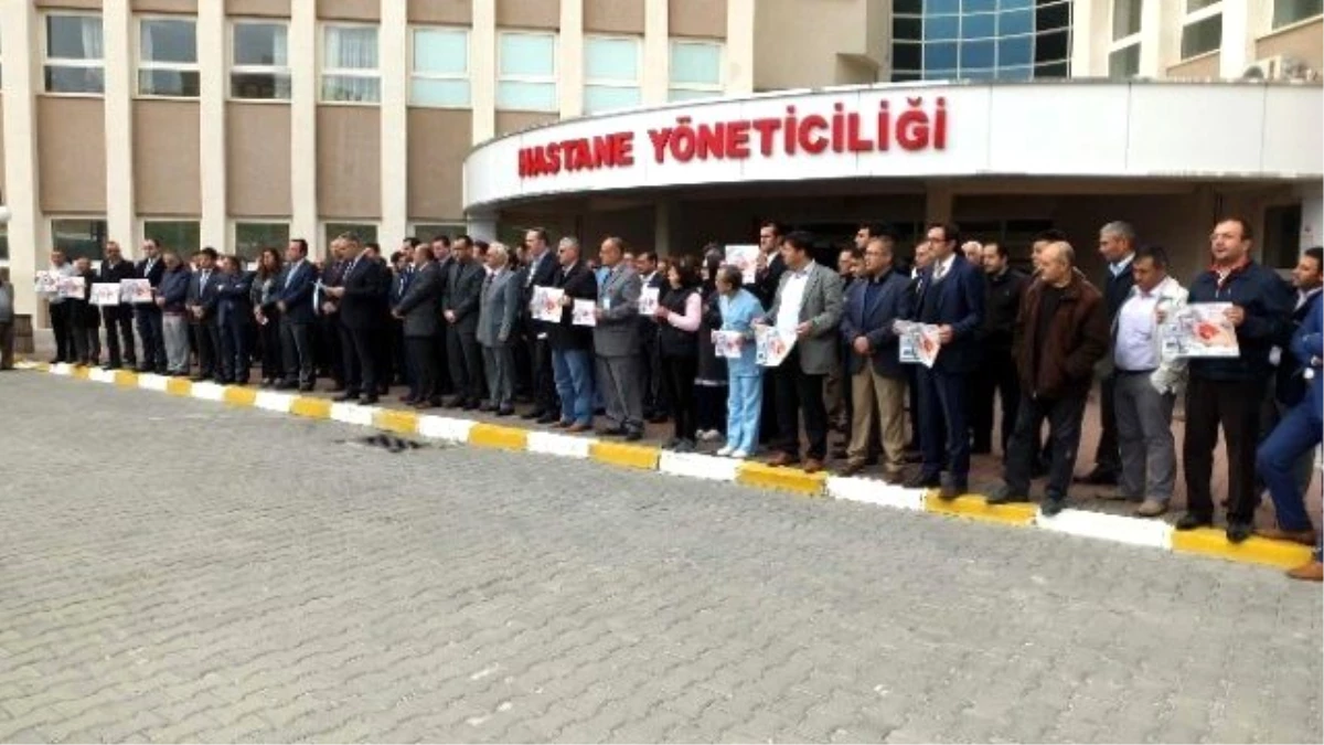 Nevşehir Devlet Hastanesi\'nde Sağlık Çalışanlarına Yönelik Terör Olayları Protesto Edildi