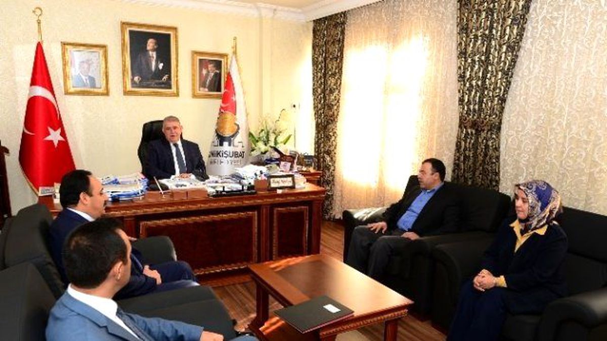 Onikişubat\'tan Öğrencilere Kitap Hediyesi