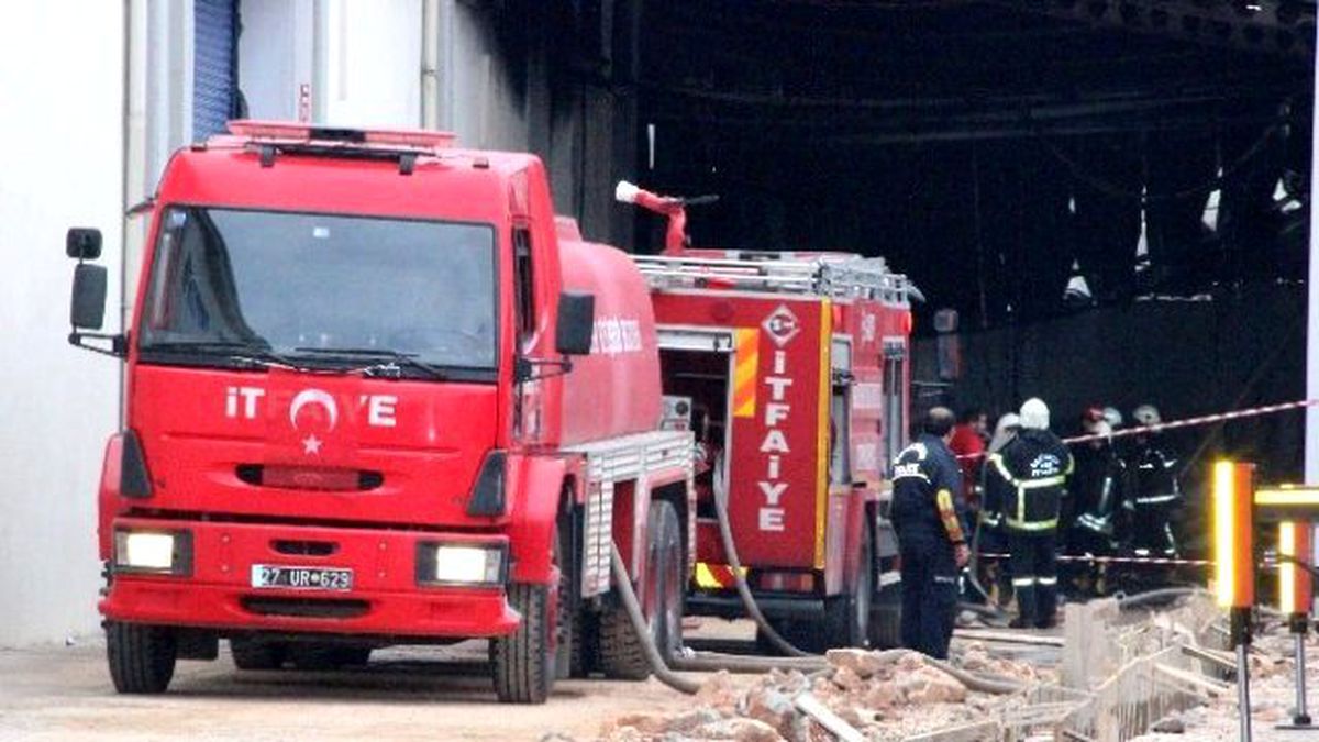 Plastik Fabrikasında Çıkan Yangın Korkuttu