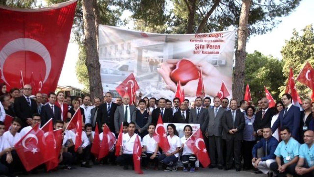 Sağlık Çalışanları Terörü Lanetledi